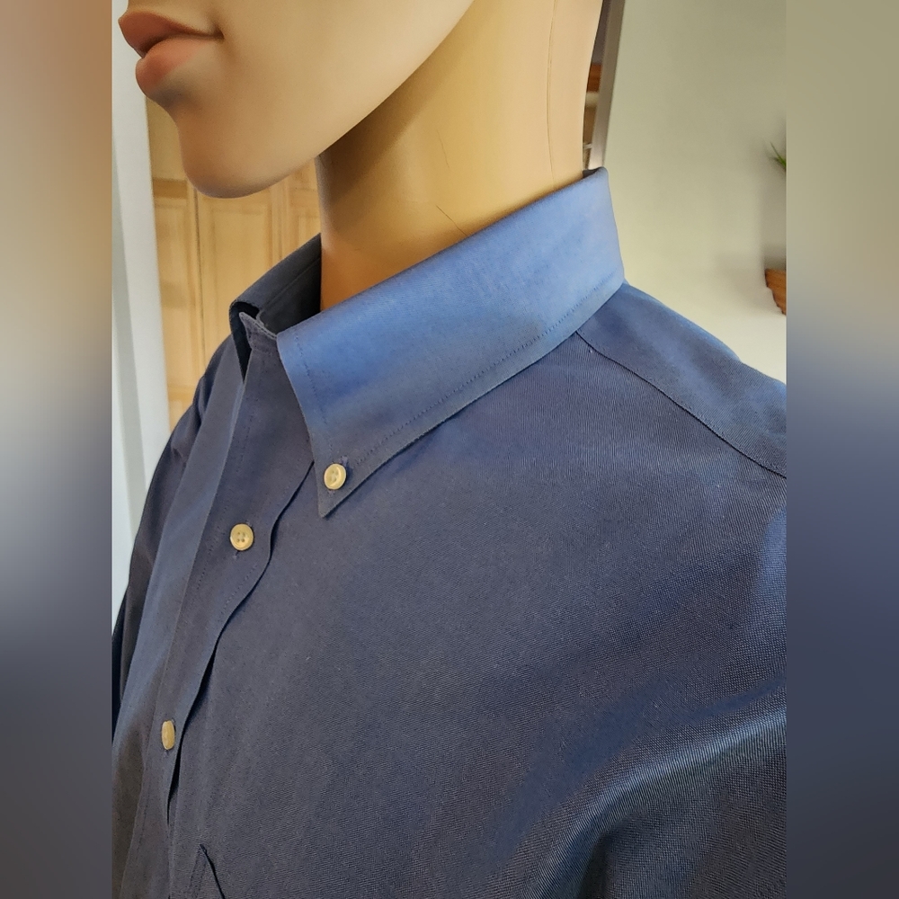 Brooks Brothers Regent Blue M Long Sleevw Button Down Dress Shirt